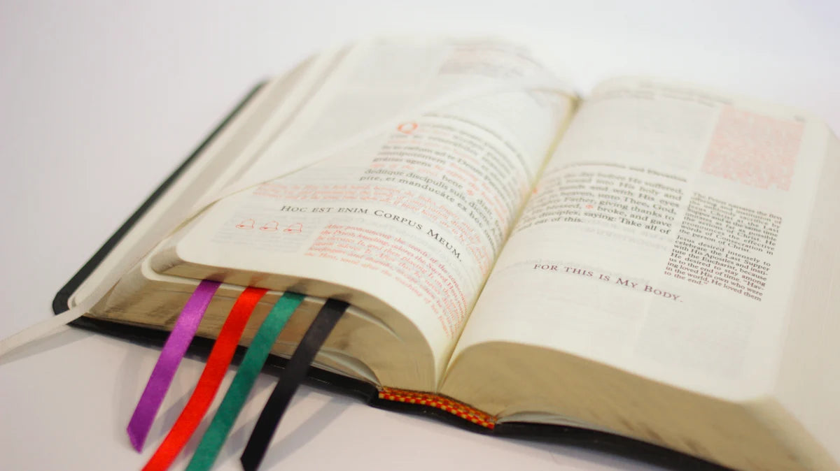 1962 Roman Catholic Daily Missal – Latin-English | Angelus Press