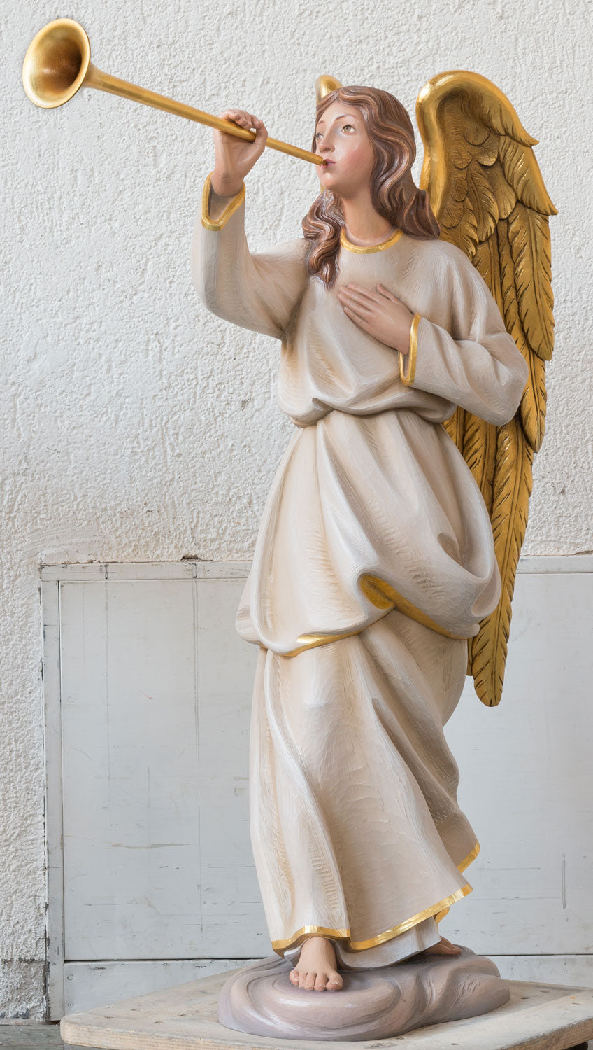 trumpeting-angels-statue-1295-2.jpg
