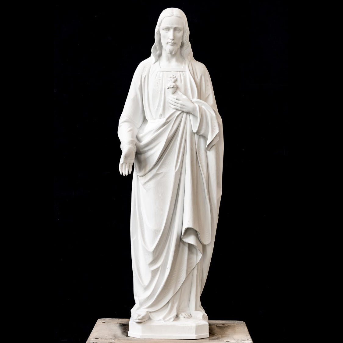 Outdoor Statue of the Sacred Heart of Jesus