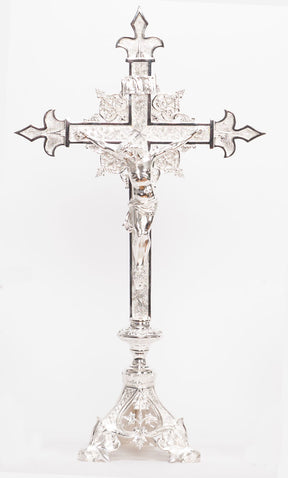 altar-cross-h135sacshort.jpg