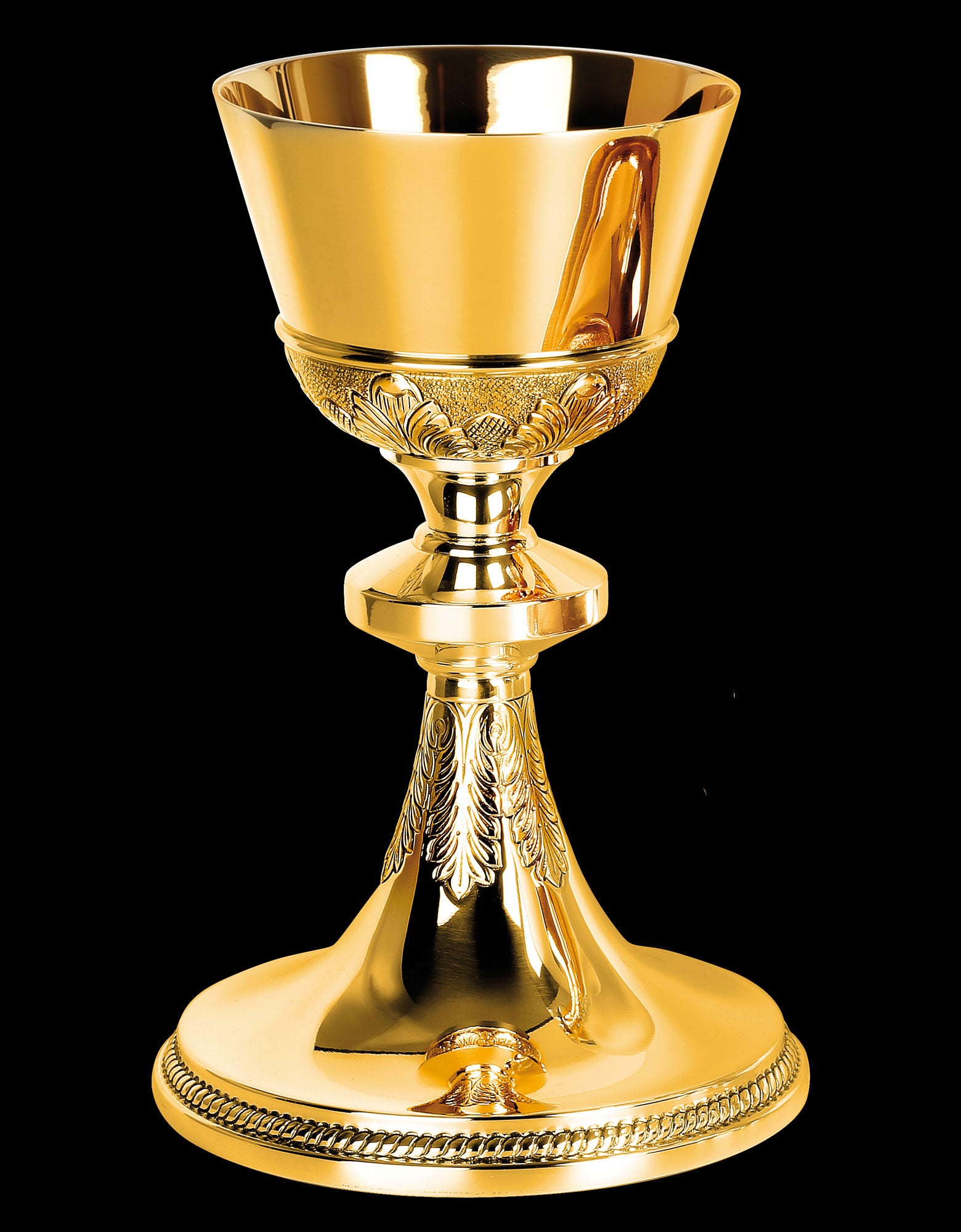 gold-chalice-leaf-ornamentation-pope-francis-5405.jpg