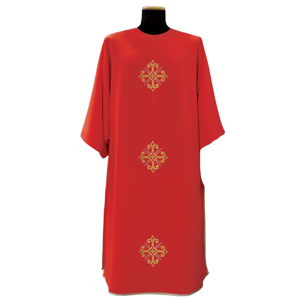 solivari-dalmatic-gold-cross-650.jpg