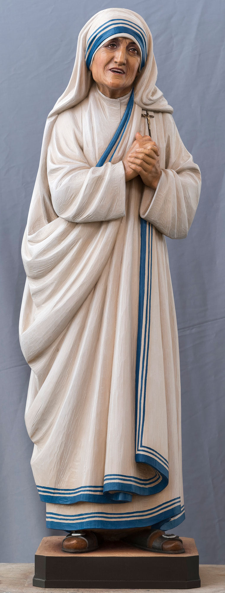 st-teresa-calcutta-statue-900-70.jpg